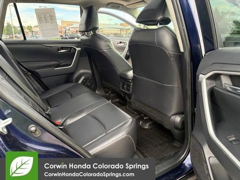 Used 2019 Toyota RAV4 XLE Premium w/ Cold Weather Package AWD/4WD image 20