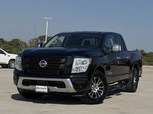 Used 2021 Nissan Titan SV w/ SV Convenience Package AWD/4WD image 2