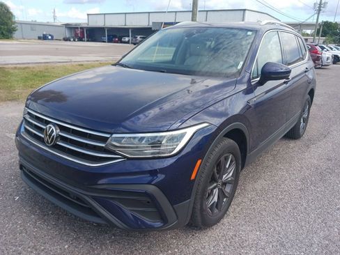 Used 2022 Volkswagen Tiguan SE AWD/4WD image 1