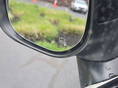 Certified 2023 Subaru Forester Premium AWD/4WD image 15