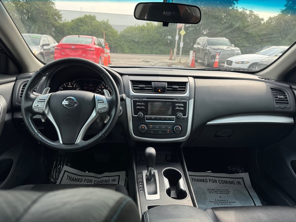 Used 2017 Nissan Altima 2.5 SR FWD image 11