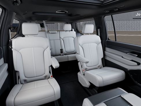 New 2026 Jeep Grand Wagoneer 4WD image 15