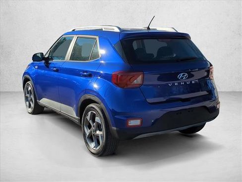 Used 2024 Hyundai Venue Limited image 7