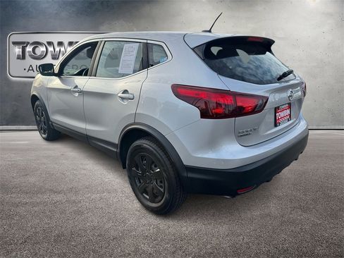 Used 2019 Nissan Rogue Sport S image 6
