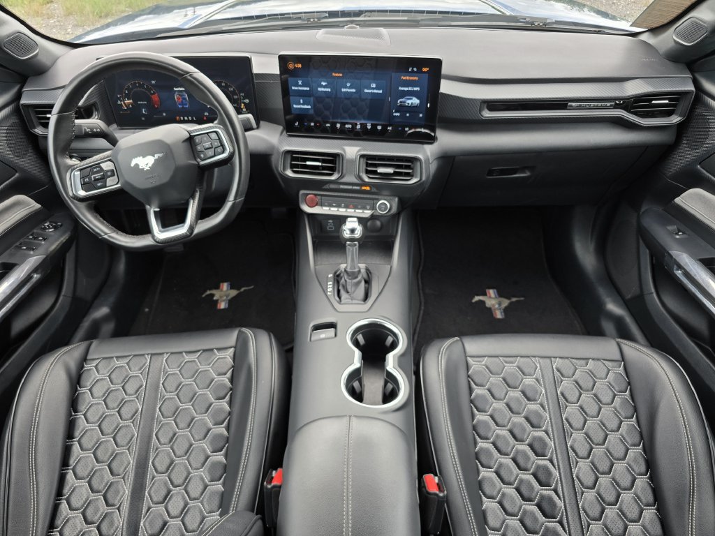 Used 2024 Ford Mustang Convertible RWD image 13