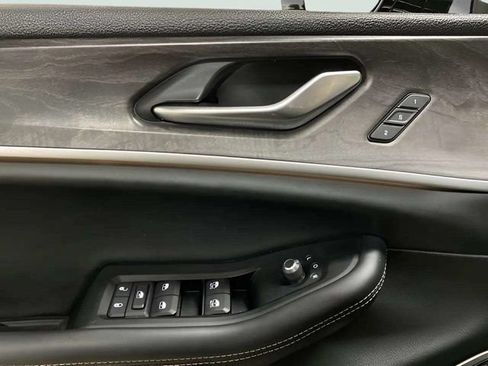 Used 2023 Jeep Grand Cherokee 4WD 4xe image 28