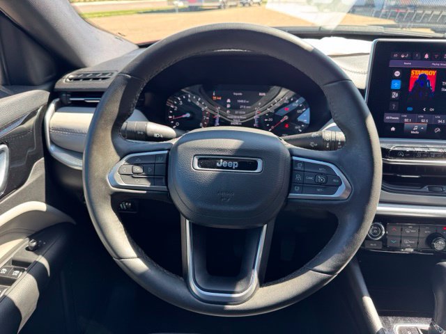 Used 2025 Jeep Compass Limited AWD/4WD image 18