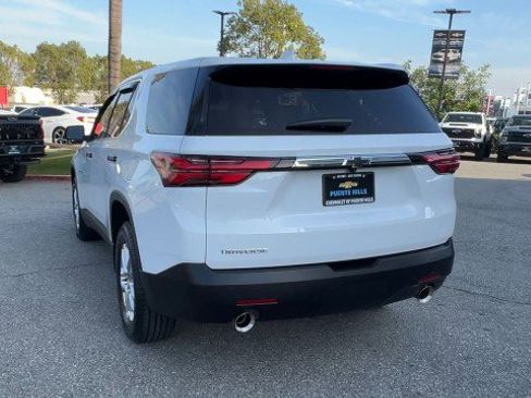 Used 2022 Chevrolet Traverse LS image 7