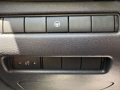 Used 2022 Nissan Rogue SV FWD image 17