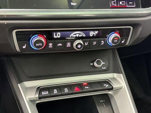 Certified 2025 Audi Q3 2.0T Premium image 20