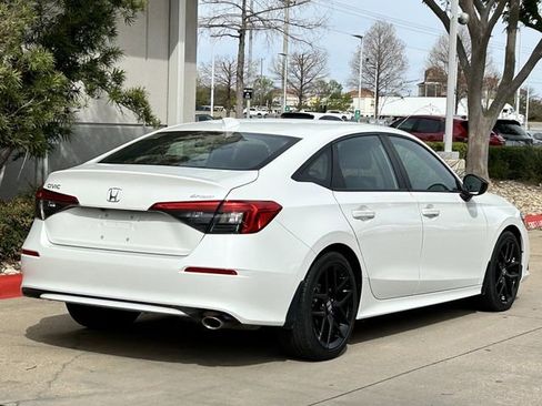 Used 2024 Honda Civic Sport image 4