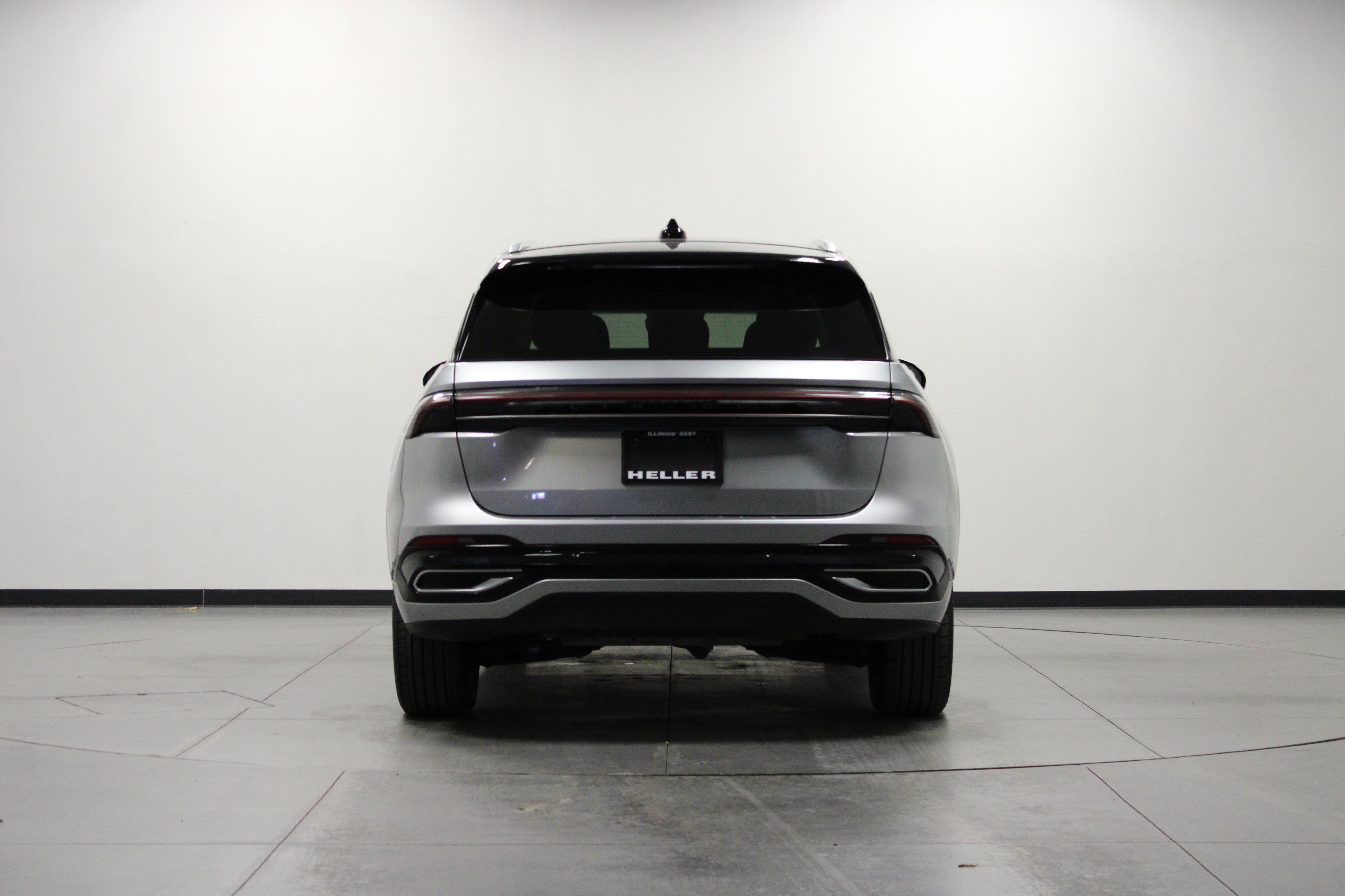 Used 2024 Lincoln Nautilus Reserve AWD/4WD image 5