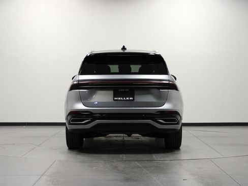 Used 2024 Lincoln Nautilus Reserve image 5