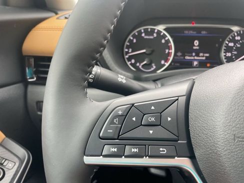 Used 2024 Nissan Sentra SV w/ SV Premium Package image 20