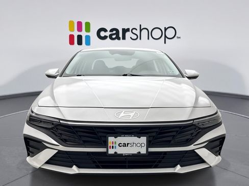 Used 2024 Hyundai Elantra SE FWD image 8