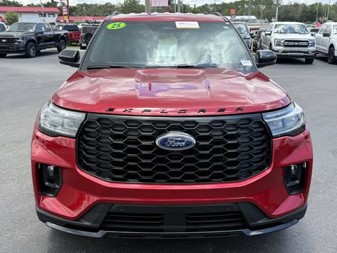 Certified 2025 Ford Explorer ST-Line w/ Premium Package RWD image 9