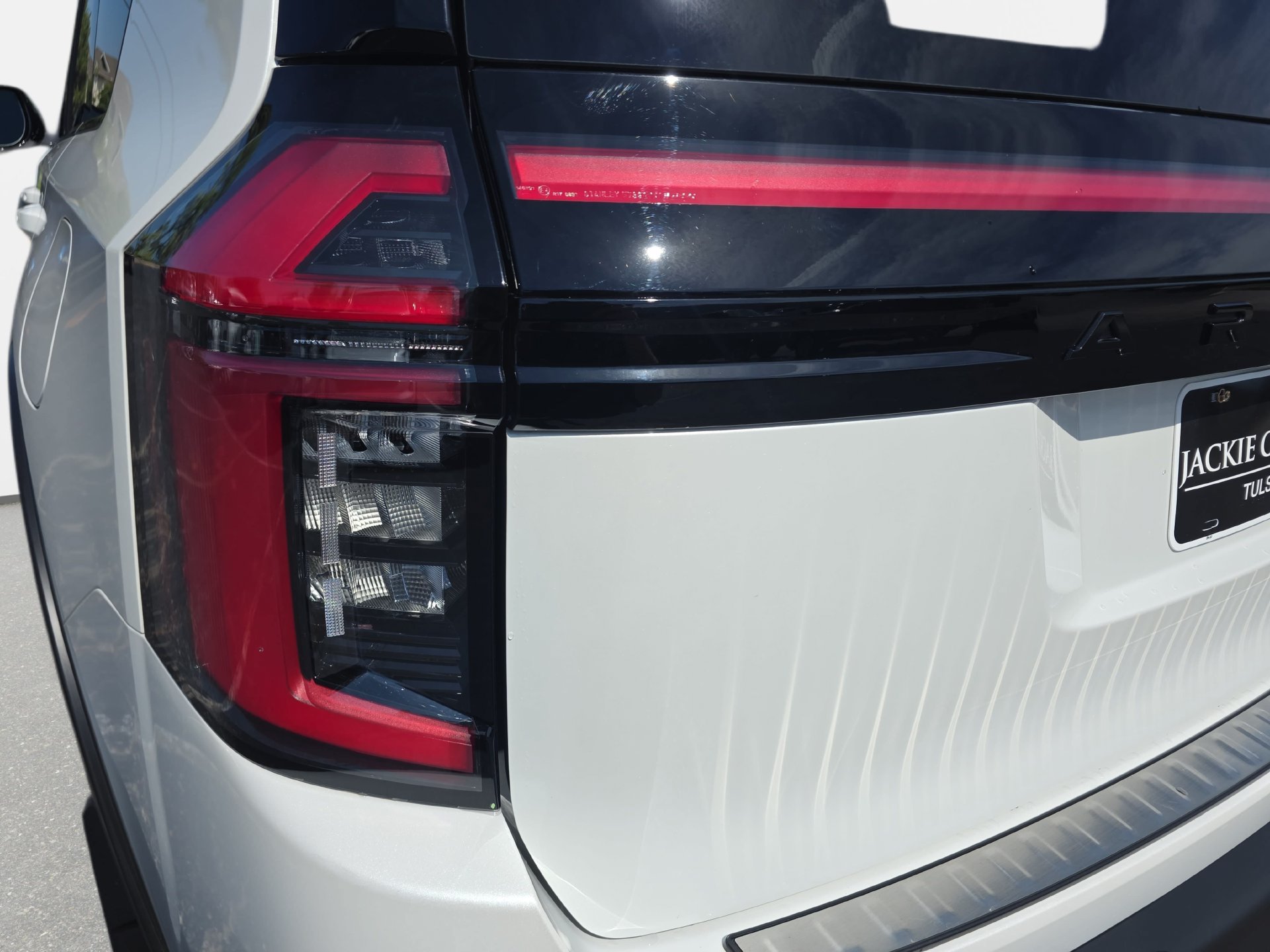 Used 2025 Nissan Armada PRO-4X AWD/4WD image 32