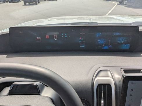 Certified 2025 Ford Expedition Active image 14