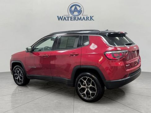Used 2025 Jeep Compass Limited AWD/4WD image 3