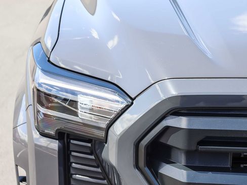 Certified 2025 Toyota Tacoma SR5 AWD/4WD image 12