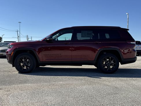 New 2025 Jeep Grand Cherokee L Altitude image 8