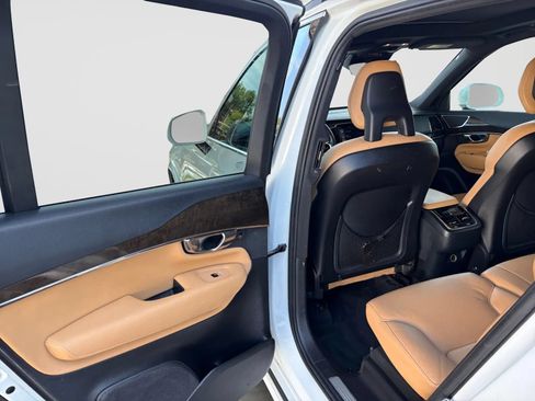 Used 2018 Volvo XC90 T6 Momentum w/ Convenience Package AWD/4WD image 14