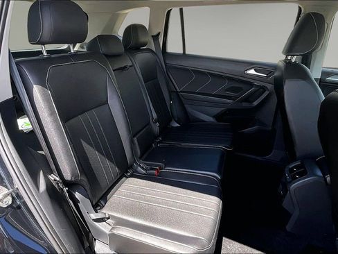 Used 2023 Volkswagen Tiguan SE AWD/4WD image 25