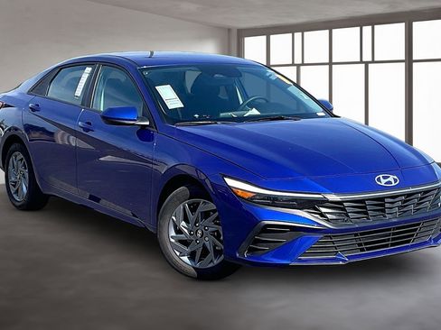 Certified 2024 Hyundai Elantra SEL FWD image 1