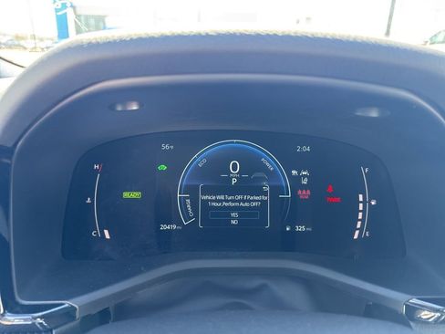 Used 2025 Toyota Camry SE FWD image 12