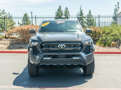Certified 2025 Toyota Tacoma SR5 AWD/4WD image 2