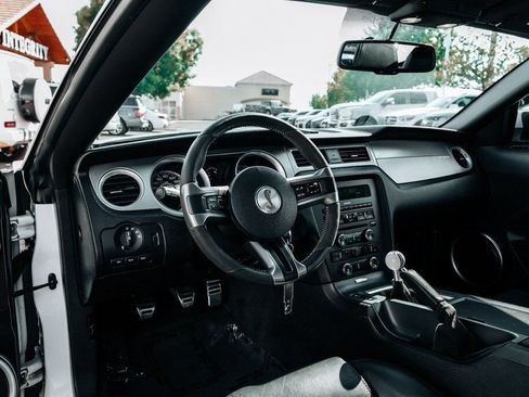 Used 2011 Ford Mustang Shelby GT500 RWD image 18