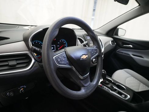 Used 2019 Chevrolet Equinox LS w/ LS Convenience Package AWD/4WD image 8