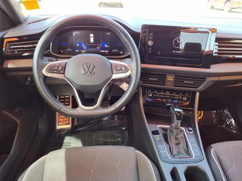Used 2025 Volkswagen Jetta Sport FWD image 8