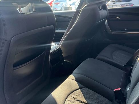 Used 2012 GMC Acadia SL image 12