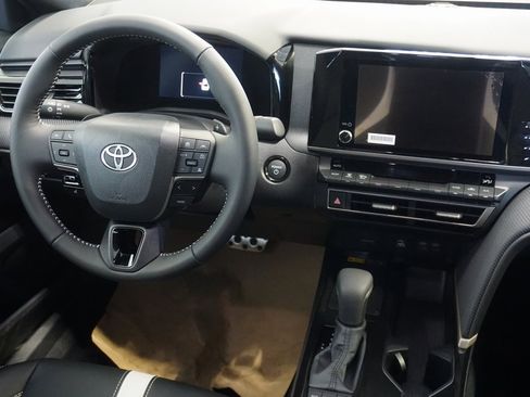 New 2026 Toyota Camry SE image 28