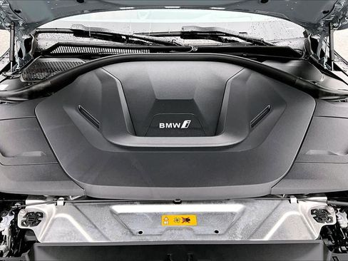 Certified 2024 BMW i4 eDrive40 w/ M Sport Package RWD image 33