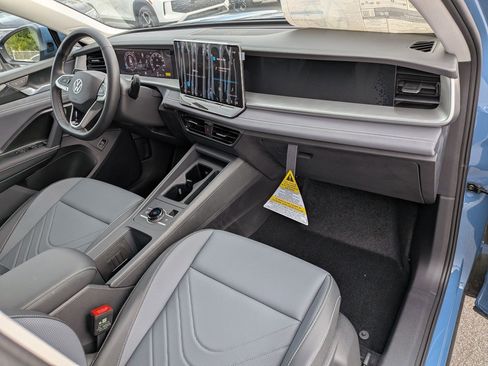 New 2026 Volkswagen Tiguan SE AWD/4WD image 36