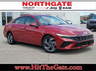 Used 2025 Hyundai Elantra SEL FWD video 1