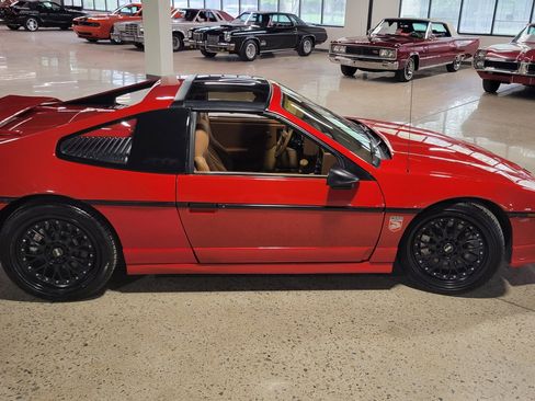 Used 1988 Pontiac Fiero GT RWD image 23