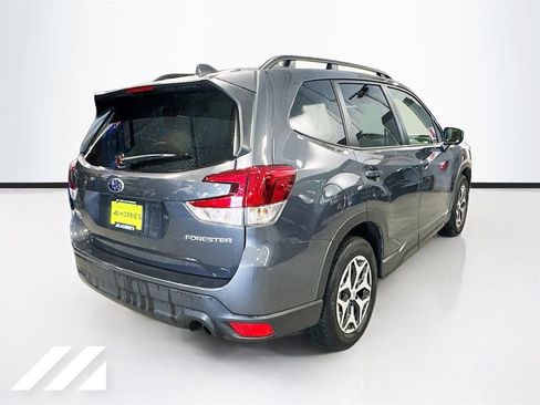 Certified 2023 Subaru Forester Premium image 5