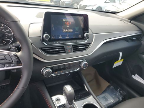 New 2025 Nissan Altima 2.5 SR image 14