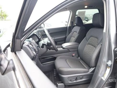 Certified 2025 Nissan Pathfinder SV FWD image 10