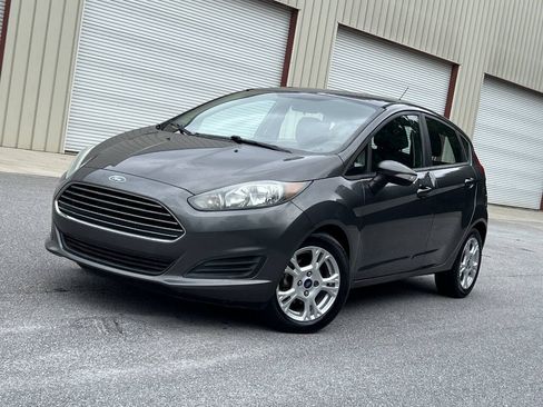 Used 2015 Ford Fiesta SE FWD image 1