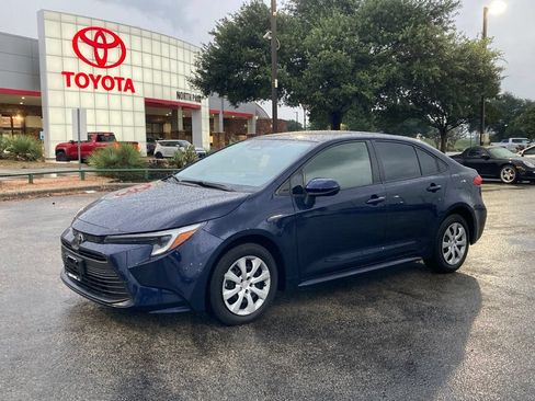 Certified 2026 Toyota Corolla LE FWD image 1