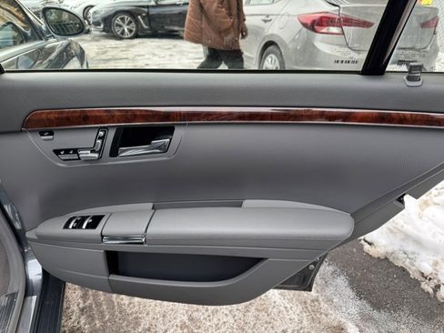 Used 2009 Mercedes-Benz S 550 4MATIC image 15