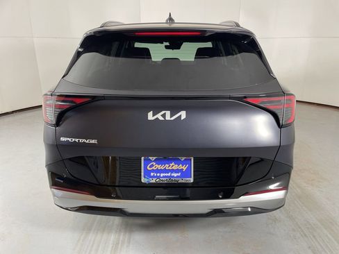 New 2026 Kia Sportage SX image 7