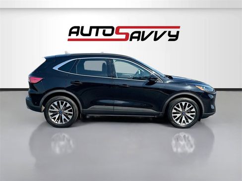 Used 2020 Ford Escape Titanium image 8