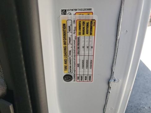 New 2025 GMC Savana 2500 Extended w/ Driver Convenience Package image 31