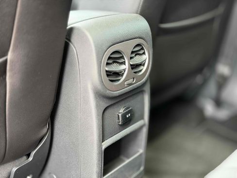 Used 2013 Volkswagen Tiguan SE FWD image 25