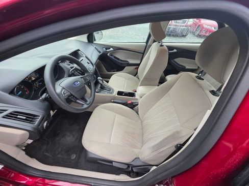 Used 2017 Ford Focus SE image 12